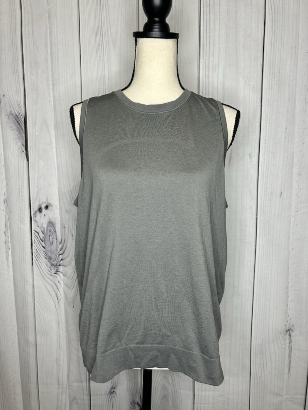 Lululemon Swiftly Breathe Muscle Tank Top Womens Sz 10 Gray Sleeveless
